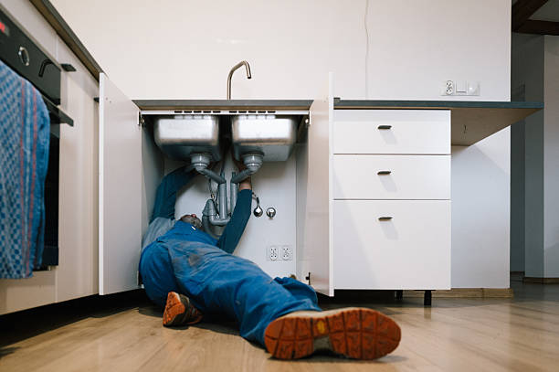Professional Drain Cleaning technician working in Mendota, CA